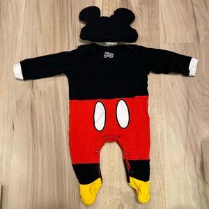Mickey Mouse Onesie and hat Size 0-3 months